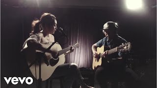 Video thumbnail of "Chlara - This Love (evo sessions Live)"