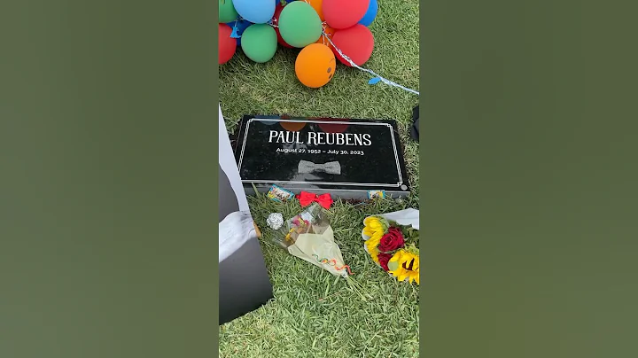 Paul Reubens' Grave | Pee-Wee Herman