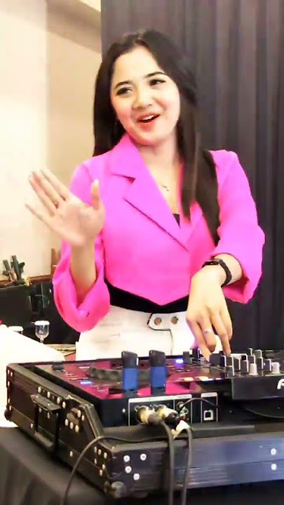 DJ cantik viral di tik tok.