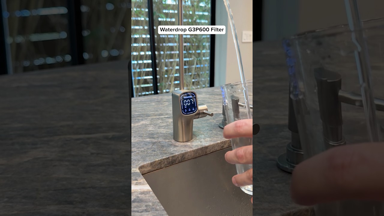 This Smart FAUCET Shows Your Water Quality #kitchen #tech