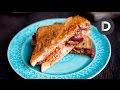 THE ELVIS: Bacon, Peanut Butter & Banana Sandwich!