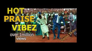 Hot Praise Session By Daniel Ekiko At The Glory Dome