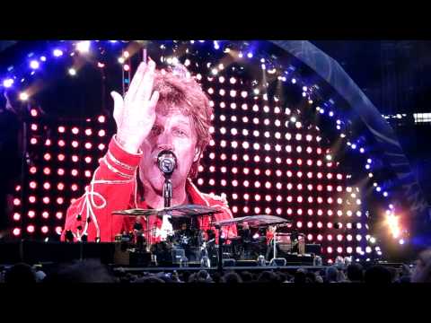 Bon Jovi - The Radio Saved My Life Tonight & Runaw...