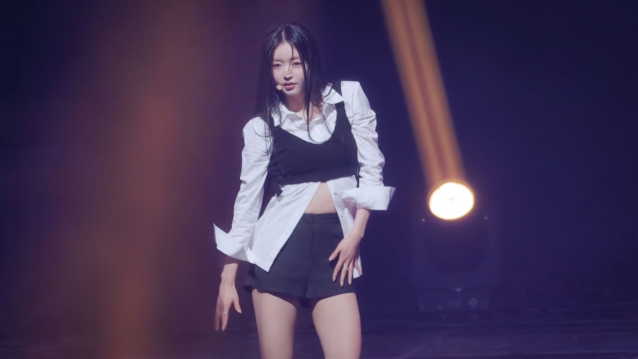 [4K] 241109 오마이걸 유아 '살짝 설렜어 (Nonstop)' 직캠 (OH MY GIRL YOOA FanCam)