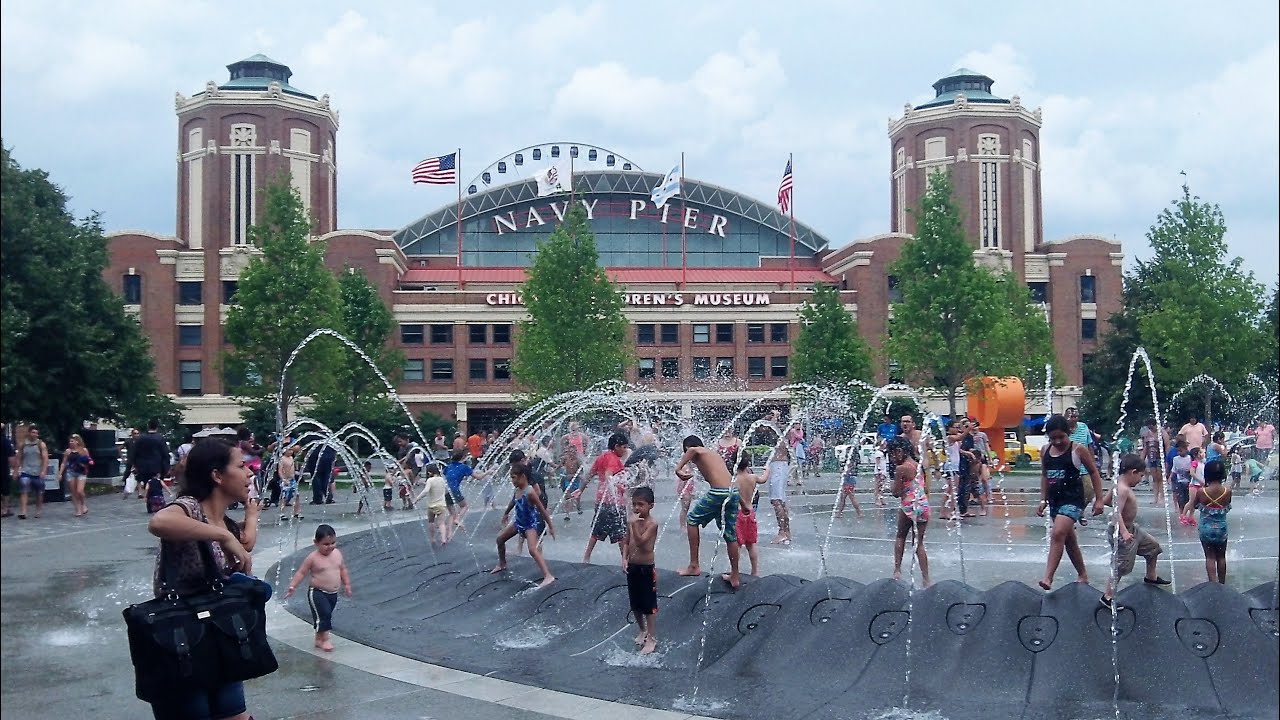 Navy Pier Fountain in downtown Chicago (July 24, 2016) YouTube