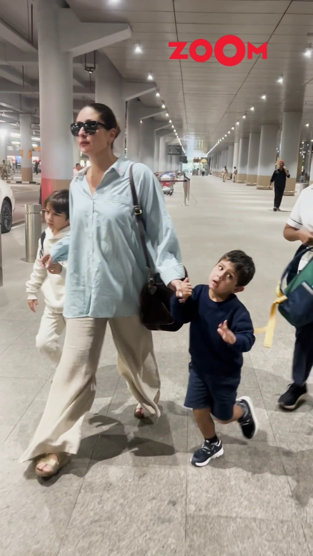 Kareena Kapoor SCOLDS son Jeh as he shouts at paps at the airport ? #kareenakapoorkhan #shorts