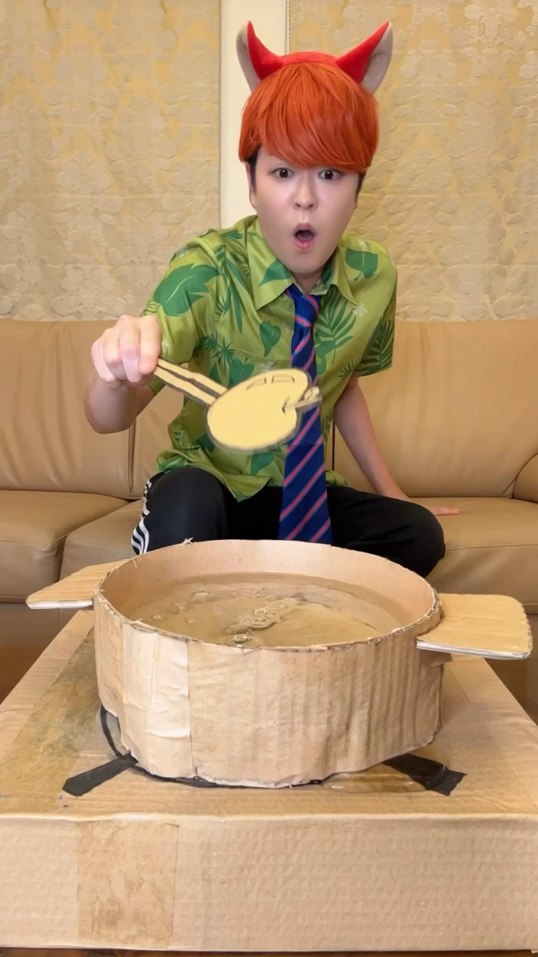 TOUCH A HOT POT ON A CARDBOARD BOX！#asmr
