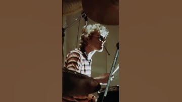 Spirits in the Material World has an iconic intro. 🥁 #thepoliceband #musicvideo #intro