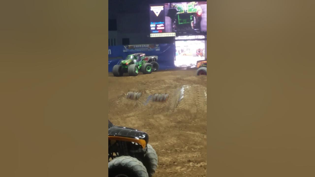 Monster jam grand rapids 2017 YouTube