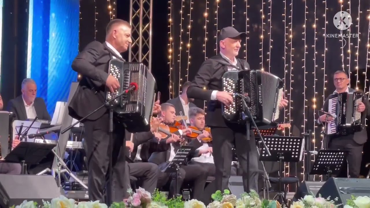 Miša Mijatović I Zoran Seničić sviraju blok Tozovčevih kompozicija - @portalkrug