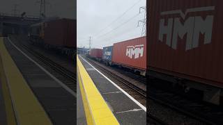 Epic class 66 crossover with a two tone #railwaycontent #train #trainspotting #railtrack ￼