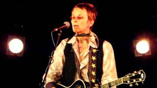 Mary Gauthier: falling out of love