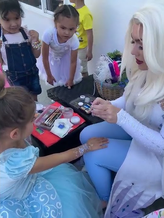 Disney Frozen Birthday Party with Elsa and Anna