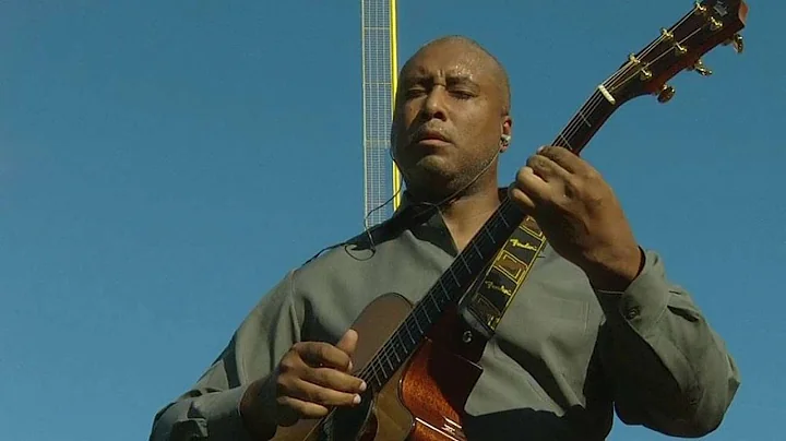 NYY@BOS: Williams plays guitar for Jeter's last game
