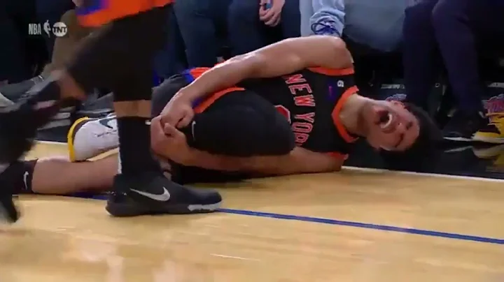 [flagrant 1] Ty Jerome steps under Quentin Grimes