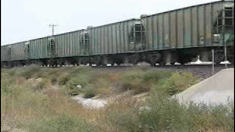 WB UPRR MOW Ttrain @ Hesperia CA .wmv