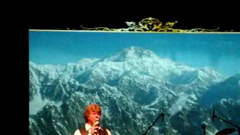 Jim Curry singing High Flight accompanied by Lee H...