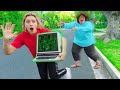 FOUND TIME MACHINE GADGET hidden SHARER FAM HOUSE ESCAPE ROOM (Mystery Neighbor Twins FACE SPOTTED)
