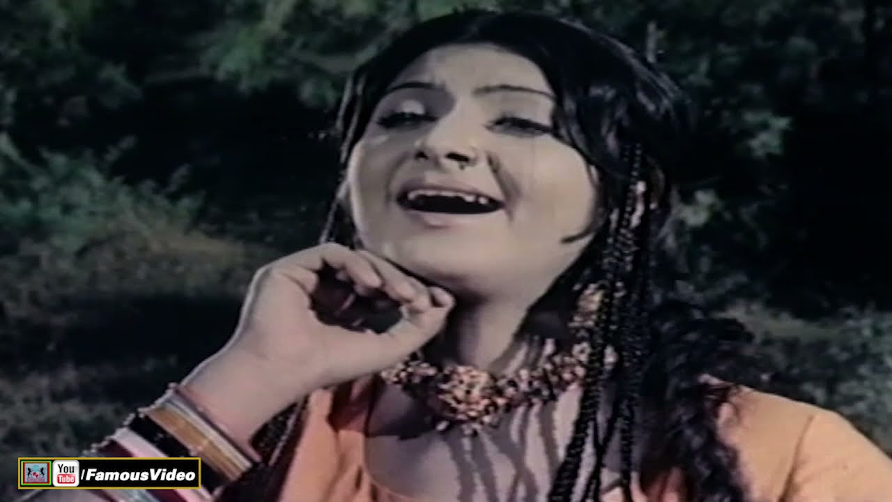 AYE GA KOYI AYE GA DHARKAN DHARKAN PHOOL   MALA SINGS FOR ASIYA   FILM TUM SALAMAT RAHO