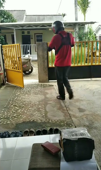kurir paket tanpa teriakan