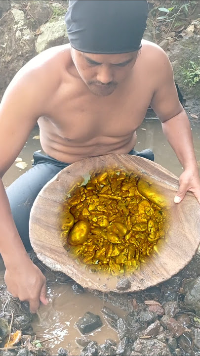 ‼️PEMUDA INI MENEMUKAN BONGKAHAN EMAS DISUNGAI KECIL‼️#tambang #emas #shorts