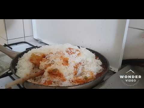 Video: Kipfilet Met Tomaten En Courgette