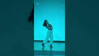 College performance 🫶🏼 #dance #dancecover #dancer #choreography #dancechallenge #explore Resimi