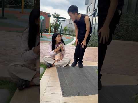 SNS Good People Are Everywhere Around You Shorts