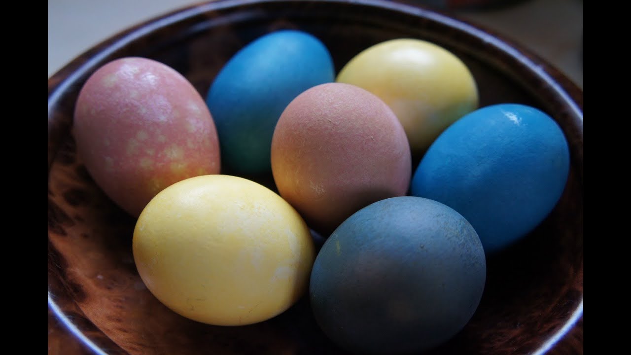 How to Dye Eggs Naturally | emmymade