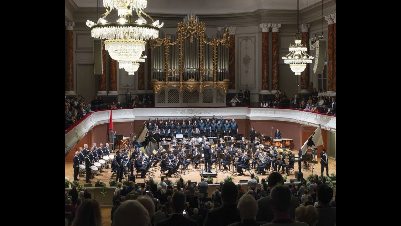 Polizeimusik Basel -  Celtic Crest (Christoph Walter)