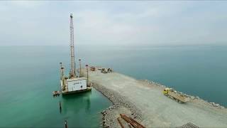 Премьер министр РК Карим Масимов посетил строительство паромного комплекса в порту Курык