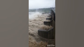 xả lũ ở nhà máy thủy điện sông Ba - Phú Yên