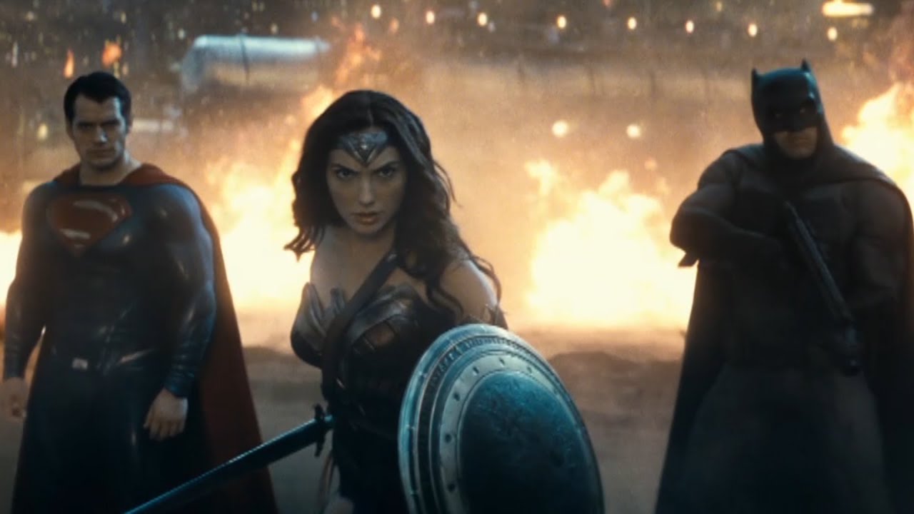 El elenco de 'Batman VS Superman' le importa muy poco las Kardashian -  YouTube