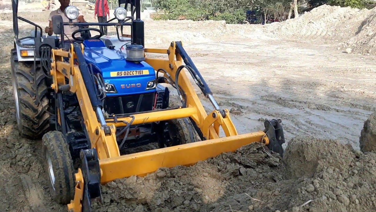 हमारे देश में जुगाड़ की कोई कमी नहीं है। Agri Bull || Tractor attachment loader || Bull loader ||