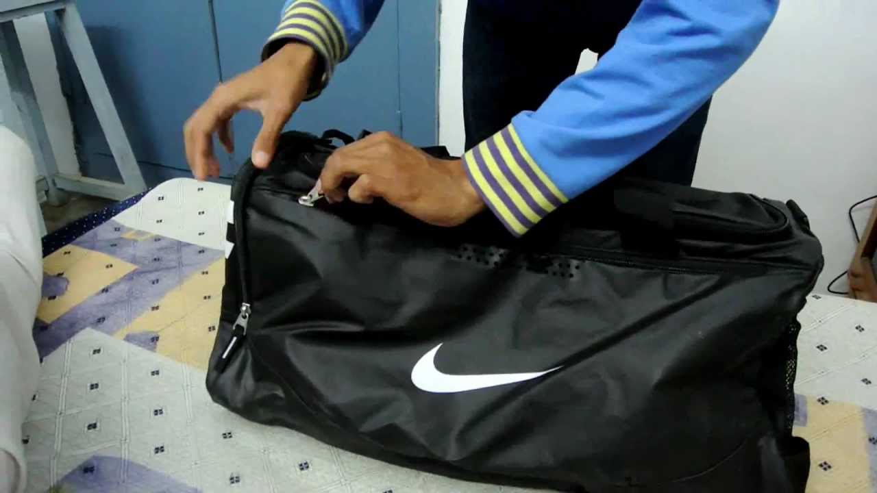 nike team training max air small duffel bag