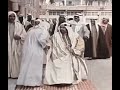 سمو الأمير عيسى بن سلمان آل خليفة طيب الله ثراه يصلي بجامع الفاضل - نهاية السبعينات