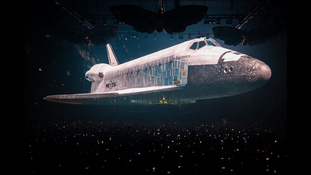 La pantalla Holo-Gauze crea el mayor holograma 3D flotante del mundo para  el espectáculo del DJ Eric Prydz
