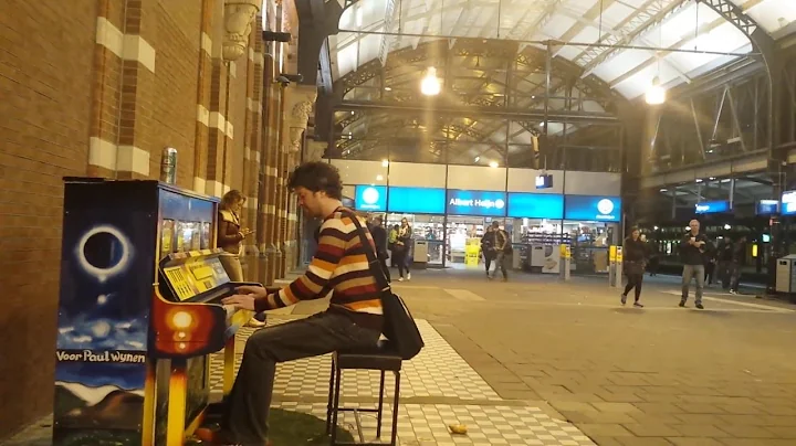 Billy Joel's Piano Man (public piano cover by Huub Hermsen) @ Nijmegen Station (the Netherlands)
