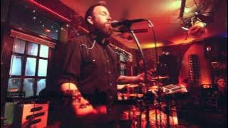 Moreland & Arbuckle - When The Lights Are Burning Low