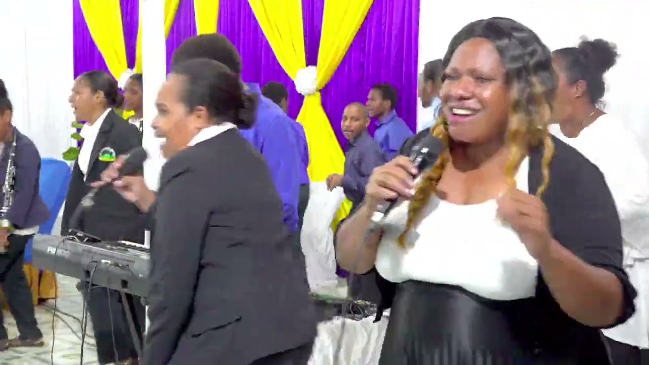 PNG PRAISE SONG - LIGHTIM FIRE LONG NAMBIS