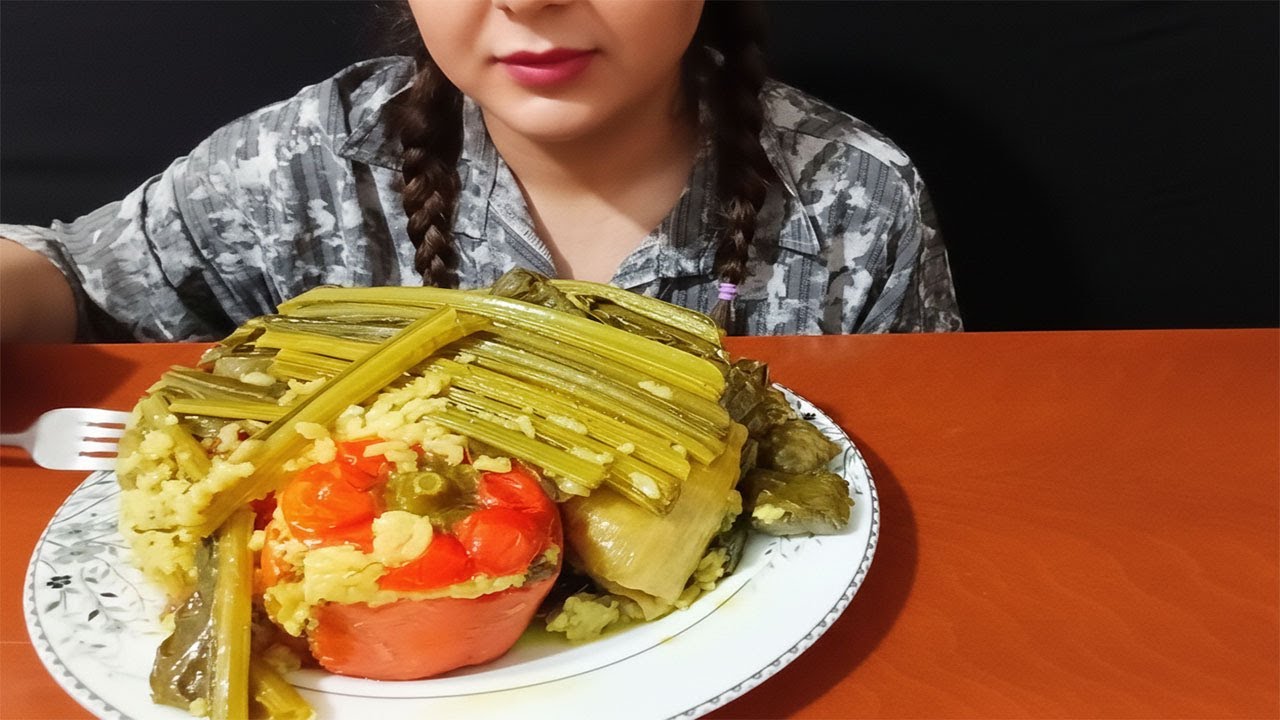 ASMR | Traditional Kurdish Dolma 🌿 Stuffed Grape Leaves & Dried Squash | Eating Sounds Mukbang