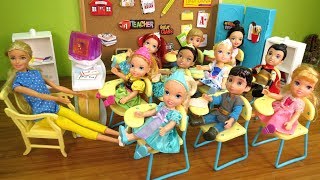 SHOW and TELL ! Elsa & Anna toddlers at School  One is Sleepy  teacher Barbie  Math problems