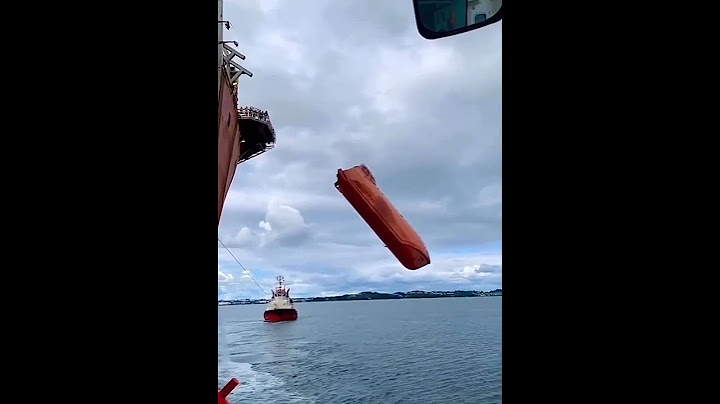 free fall lifeboat launching لحظة انزال قارب النجاة