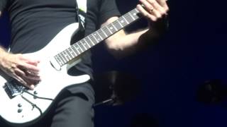 Joe Satriani - &quot;Unstoppable Momentum&quot; (Live Paris 2014)