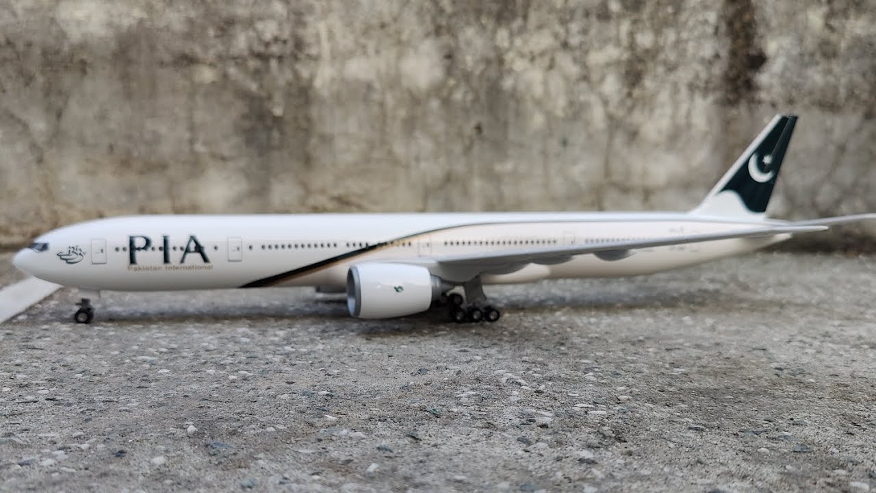Unboxing aviation excellence! ✈️ Presenting the PIA Boeing 777 aircraft model