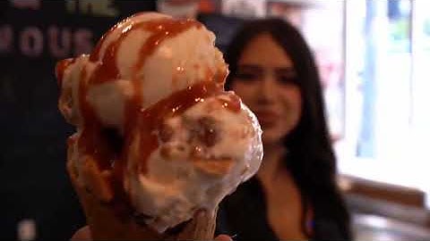 @layla.vega_explores_the_heart_of_Miami’s_Little_Havan...a_flavor-packed_tour._☕🇨🇺