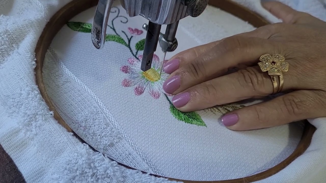 441#Margarida#miolo#botao.              Parte 04:IzabelCordeiro:Bordado à Máquina.