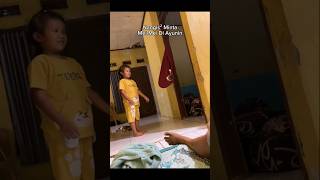 The little brother cries and asks to be rocked by his cat #shorts #cat #cats #animals #funny #pet...