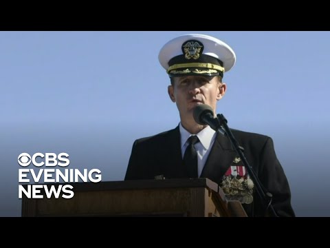 Sailors cheer for ousted aircraft carrier captain