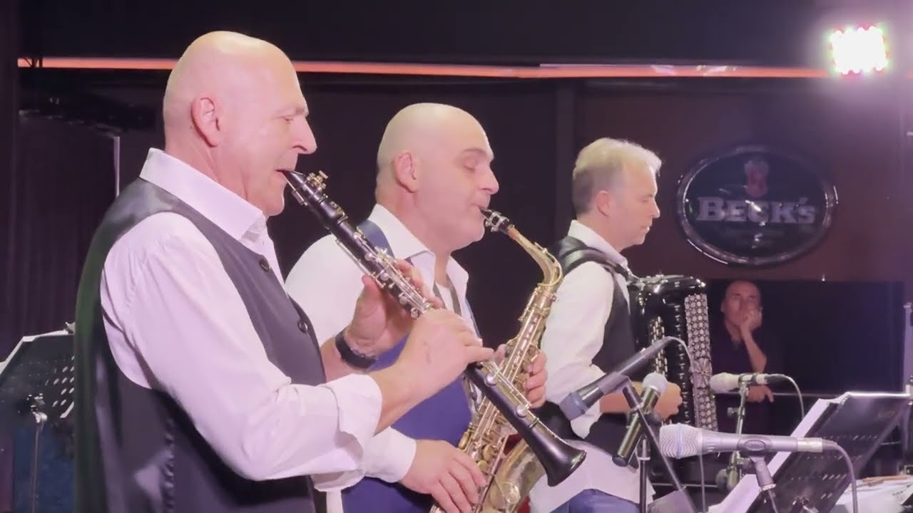 Orchestra EMILIA ROMAGNA BAND - ALCUNI SUCCESSI del Maestro TIBERIO MARANI.